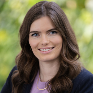 Dr. Anina Harter Dr. Anina Harter